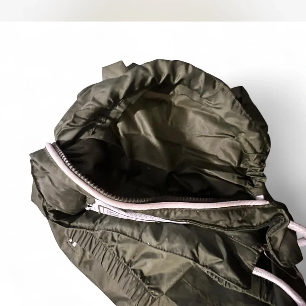 Old Navy Men's Olive Windbreaker